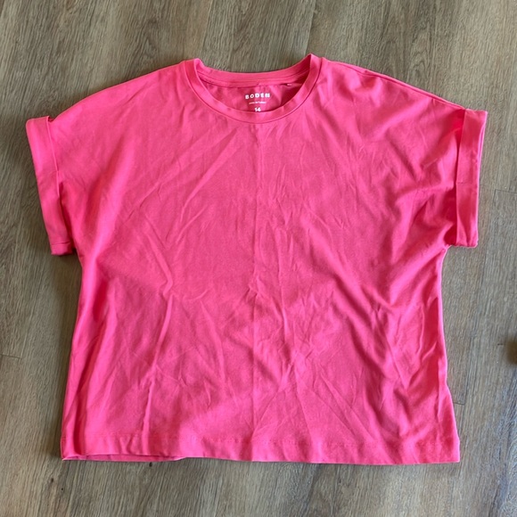 Boden Tops - BODEN turnback cuff crew tshirt